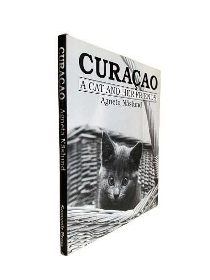 Curacao : A Cat and Her Friends