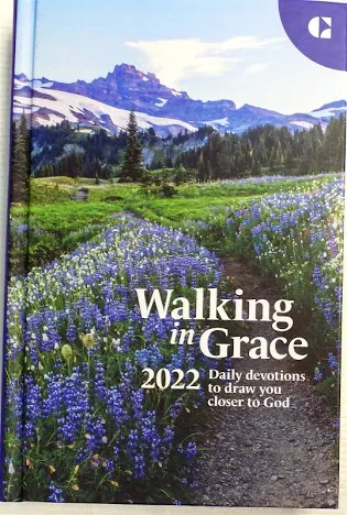 Walking in Grace 2022 Daily Devotions to Draw You Closer to God